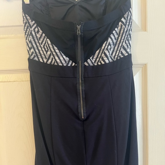 Guess dress, used but like new, size M - Picture 2 of 4